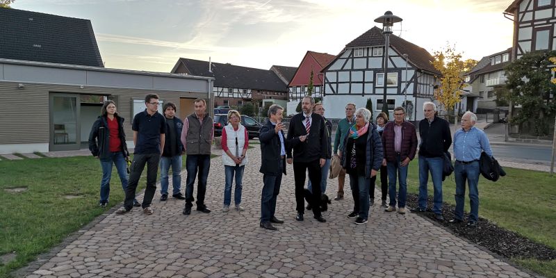 Ein Dorfrundgang durch Lenne mit Wolfgang Anders