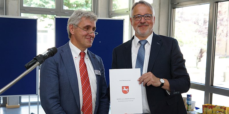 „Helmut sagt einfach Tschüss“ - Die BBS Holzminden verabschiedet Helmut Affelt
