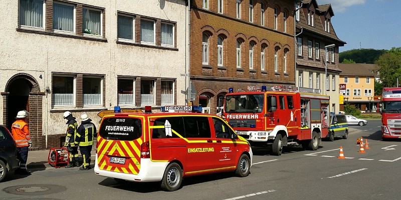 Wohnung verqualmt, Feuerwehr muss ausrücken