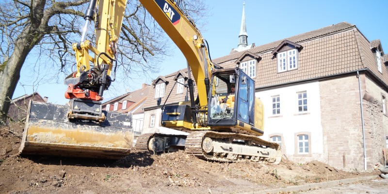 Trotz Frost und Minusgrade haben am Leitzenhaus die Bauarbeiten begonnen. Foto: rus