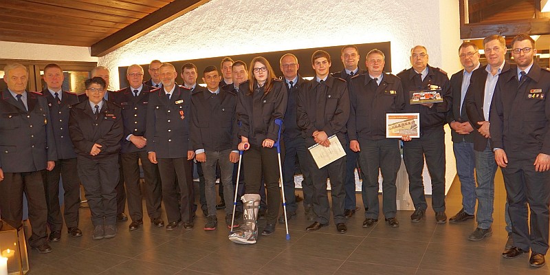 Neuwahlen, Ehrungen und Beförderungen bei der Feuerwehr Stadtoldendorf