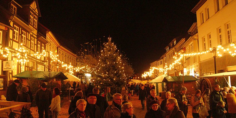 Heute ab 16.00 Uhr Weihnachtsmarkt in Stadtoldendorf