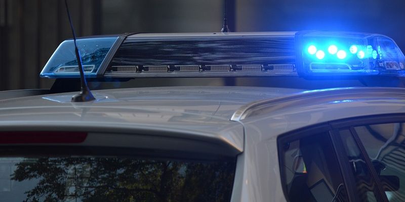 Flüchtiger rammt Streifenwagen weg - 45-minütige Verfolgungsfahrt von NRW nach Hameln-Pyrmont