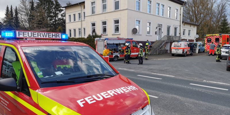 Bewohner hilflos: Feuerwehr muss Haustür öffnen