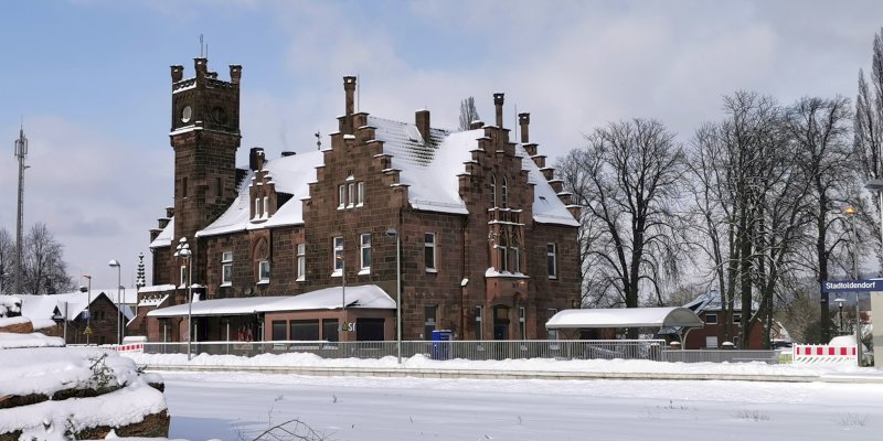 Sanierung vom Bahnhof Stadtoldendorf: Nach der Winterpause folgt nun der Endspurt