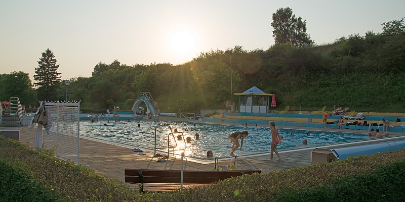 Ab sofort ist das Freibad Stadtoldendorf wieder ganztägig geöffnet