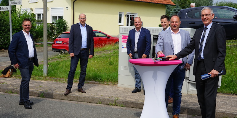 Land übergibt Breitband-Förderbescheid: Gewerbegebiete gehen bald ans Netz