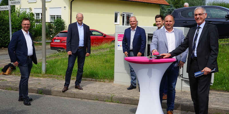Breitband-Ausbau im Landkreis Holzminden: Letztes Teilnetz übergeben 