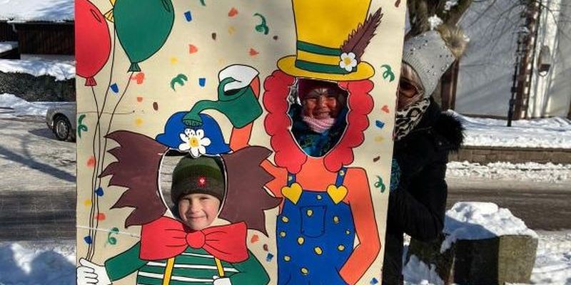 Kinderkarneval in Stahle trotz Corona mit vielen lachenden Gesichtern