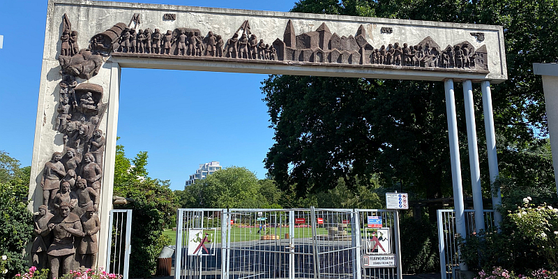 Rattenfänger-Relief: Teile drohen abzustürzen