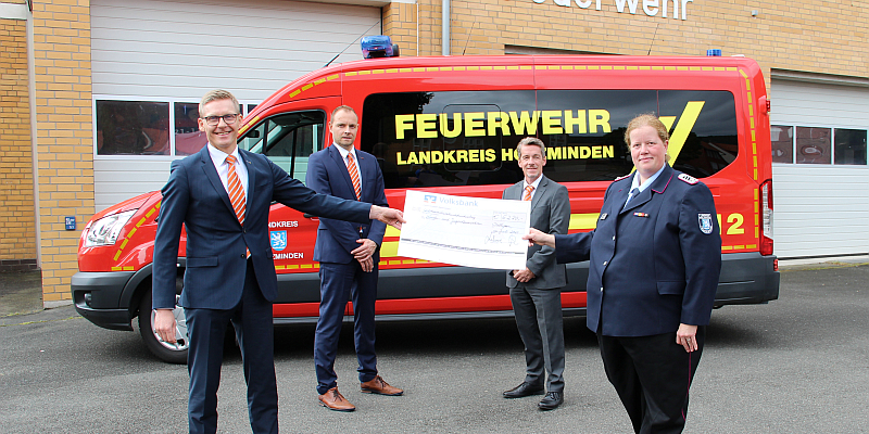 30 Kinder- und Jugendfeuerwehren erhalten Zuwendung - Volksbank eG in Delligsen, Eschershausen und Stadtoldendorf verteilt Reinerträge