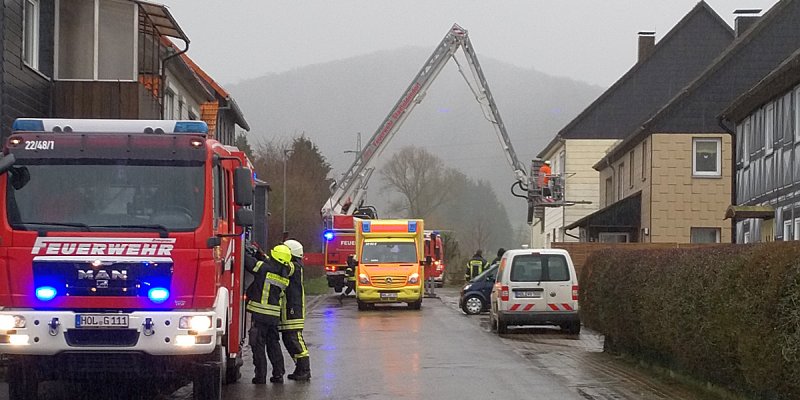 Feuerwehr rettet Patient über Fenster aus erstem Obergeschoss