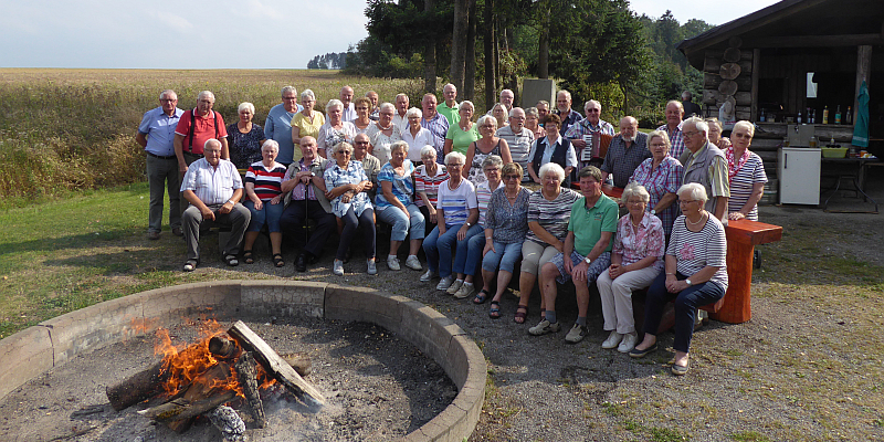 Gemütliches Zusammensein der Singgemeinschaft Deensen und dem Handwagenclub Holzen