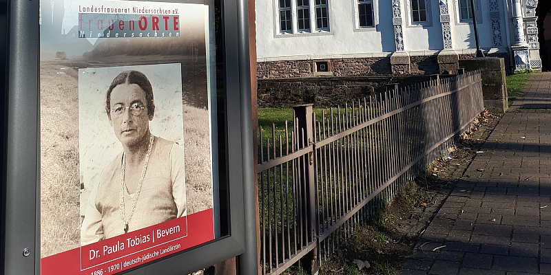 Kommentierte Führung durch die Dauerausstellung „frauenORT Paula Tobias“ im Kulturzentrum Weserrenaissance Schloss Bevern 