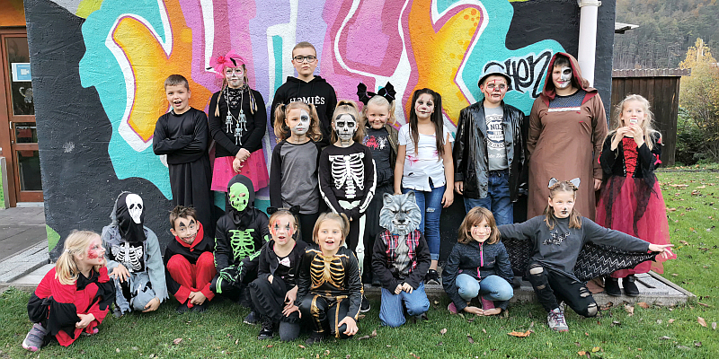 Kinder und Jugendliche aus Bodenwerder und Bevern folgten der Einladung von Projekt Begegnung und feierten im Jugendzentrum „Klex“ zum Teil aufwendig geschminkt eine Halloween-Party.