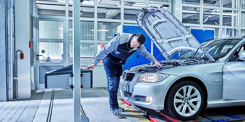 Gut beleuchtet in den Herbst: Kostenloser Lichtcheck im Oktober bei TÜV NORD 