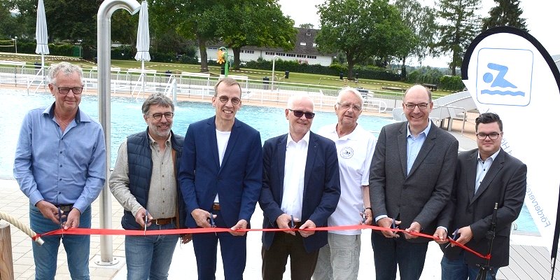 „Endlich wieder schwimmen in Höxter!“ Freibad Höxter wurde für eröffnet erklärt