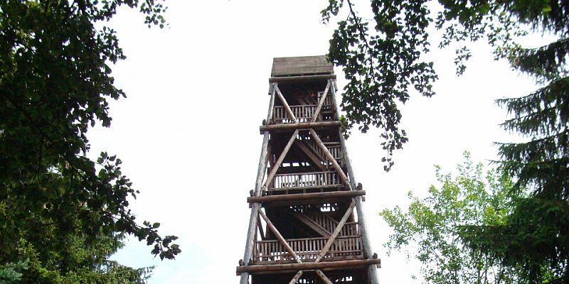 Sternwanderung zum Ebersnackenturm: Verein der Freunde des Voglers e.V. lädt zur alljährlichen Sternwanderung in der Solling-Vogler-Region im Weserbergland