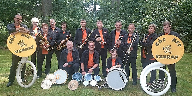 Neuhäuser Bauern- und Kreativmarkt mit Live-Musik aus Holland - Die Spaßkapelle „Göt Net“ zu Besuch im Haus des Gastes