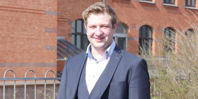 Steiler Aufstieg in der Immobilienbranche: Was wurde aus…? HAWK-Absolvent Max Eiting über seinen Weg zur Führungsposition