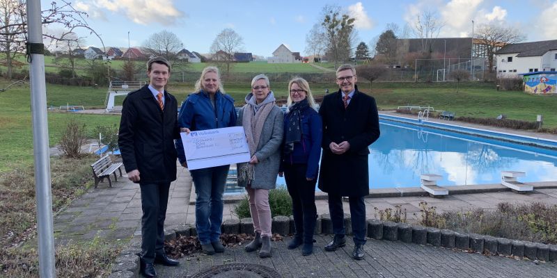 2. Platz für das Freibad Eschershausen: Vereinsmitglieder gewinnen beim myvoba-VereinsContest der Volksbank eG in Eschershausen