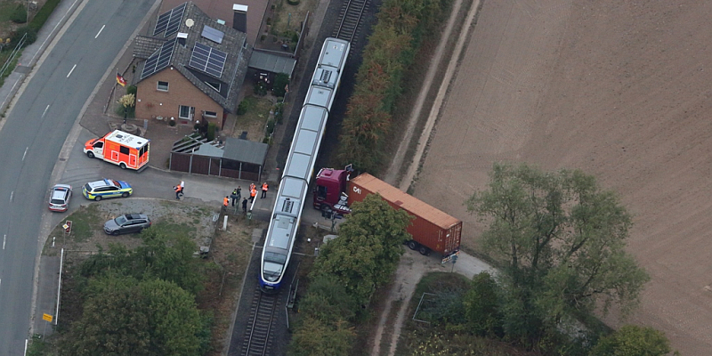 Bahnunfall in Meinbrexen: Unfall zwischen Lkw und Nord-west-Bahn