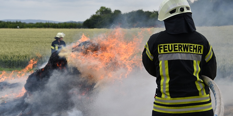 Brandstiftung zwischen Höxter und Boffzen: Ortsfeuerwehren im Einsatz