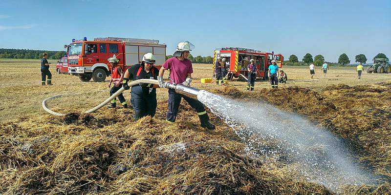 Flächenbrand zwischen Arholzen und Schorborn