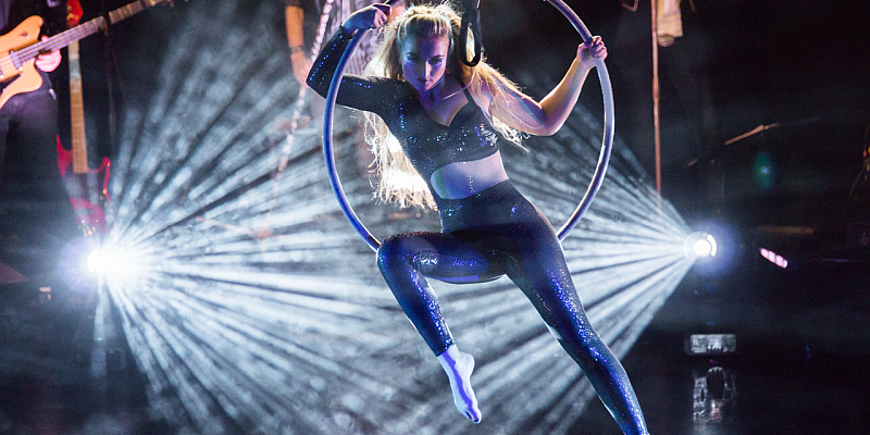 „Rock the Circus“ gastiert in Beverungen - Spektakuläre Artistik mit Rockmusik