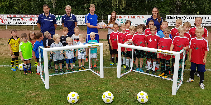 Strebost Stiftung unterstützt die Mini-Kicker in Kirchbrak!
