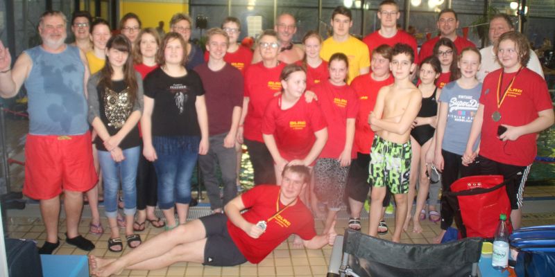 136 Schwimmer aus neun DLRG Ortsgruppen ringen um die Bezirksmeistertitel