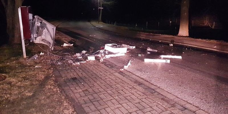 Unbekannte Täter sprengen Zigarettenautomaten in Stadtoldendorf