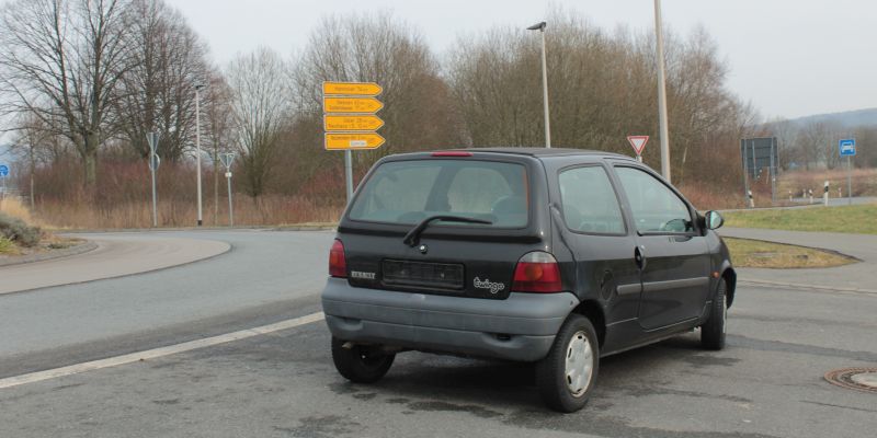 Twingo vom Ordnungsamt abgeholt
