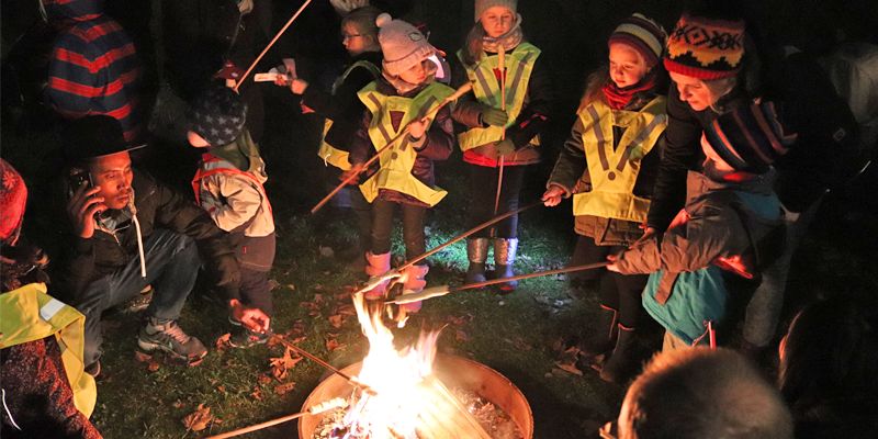 Großer Laternenumzug des Kindergarten Stadtoldendorf-Pusteblume