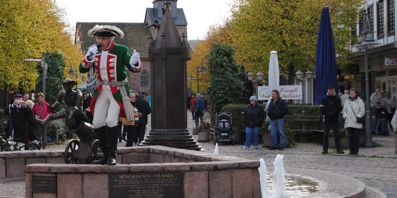 Sonderkonzert „Musik am Brunnen mit dem Baron von Münchhausen“
