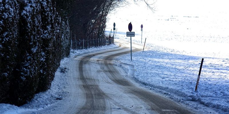 Wetterwarnung: Schneeverwehungen und Glatteis in höheren Lagen