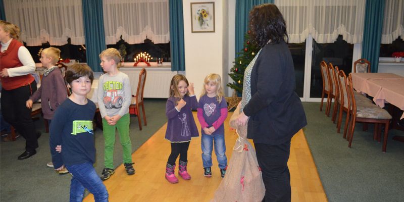 Badminton: Weihnachtswichteln ohne Schläger