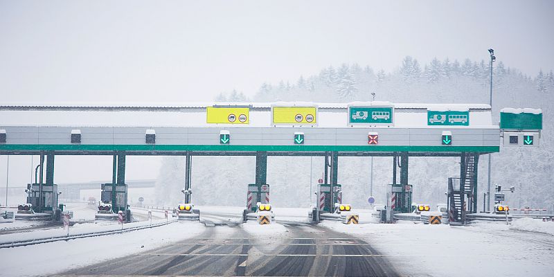 Winterurlaub bei unseren Nachbarn: Diese Mautregelungen gilt es zu kennen 