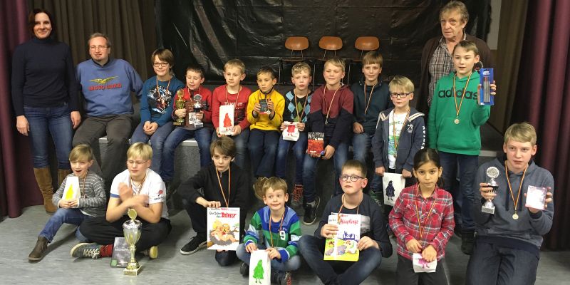 Weihnachts-Jugend-Schachturnier in der Grundschule Lauenförde