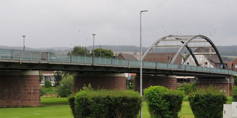 Beverunger Weserbrücke wird 2019 abgerissen: Umleitung wird zur Überbrückung eingerichtet