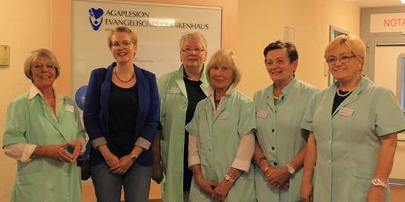 Spende des Campe Gymnasiums Holzminden an die Grünen Damen des Agaplesion Krankenhaus Holzminden
