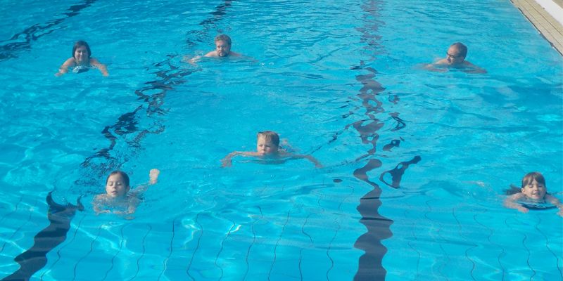 Schwimmausbildung als Familien-Freizeitgestaltung