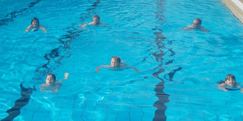 Schwimmausbildung als Familien-Freizeitgestaltung