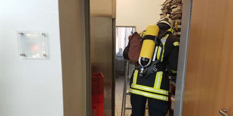 Defekter Kühlschrank löst Schmorbrand in BBS aus