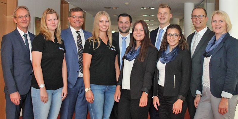 Die Volksbank Weserbergland und die VR-Bank in Südniedersachsen wachsen gemeinsam und begrüßen neue Auszubildende