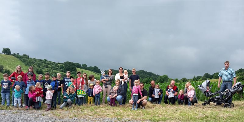 Glückliche Kinder beim Linnenkämper Kinderfest - Toller Ferienauftakt der Feuerwehr Linnenkamp