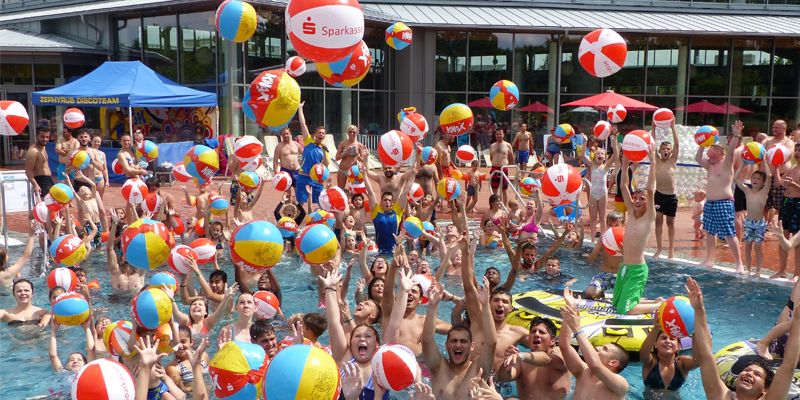 Sommer Pool-Party mit dem Zephyrus Discoteam - Wenn das Freibad zum Feierbad wird
