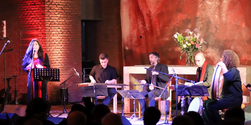 Stimmungsvolle „Neue orientalische Musik“: Nouruz Ensemble mit Rita Williams 