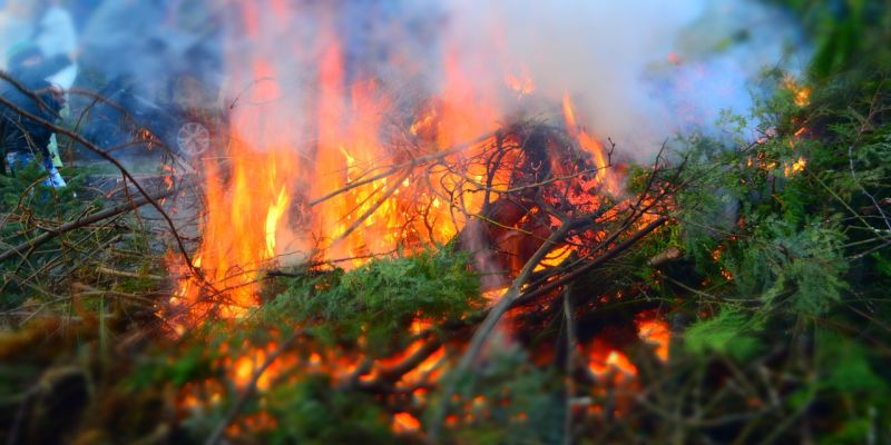 Osterfeuer in Derental - Grünschnittannahme am 20. April 