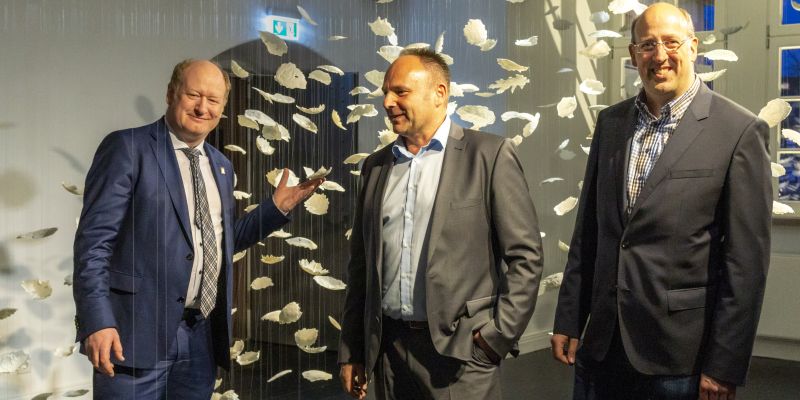 Finanzminister Hilbers in Fürstenberg: Porzellanmanufaktur gehört zur Region und zu Niedersachsen